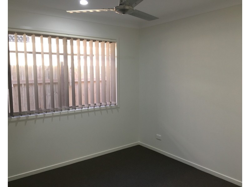 3 Maurie Pears Crescent, Pimpama QLD 4209