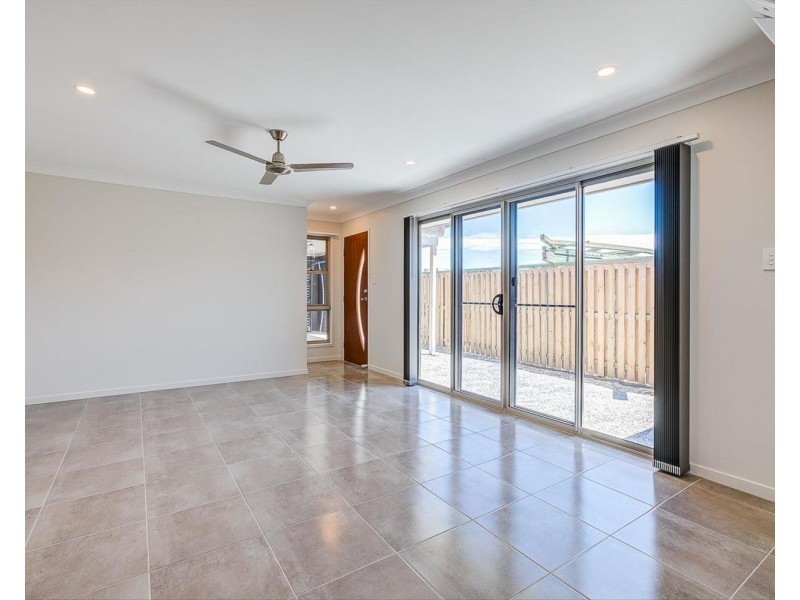 2/48 Merino Street, Park Ridge QLD 4125