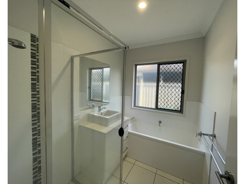 3 Bulgari Crescent, Hope Island QLD 4212
