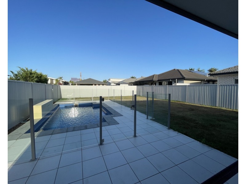 3 Bulgari Crescent, Hope Island QLD 4212