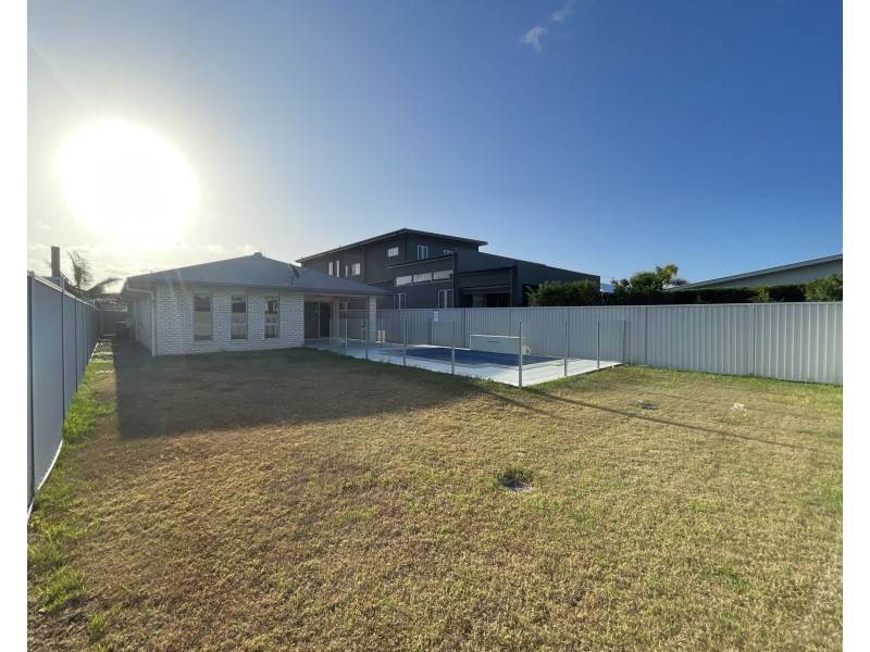 3 Bulgari Crescent, Hope Island QLD 4212