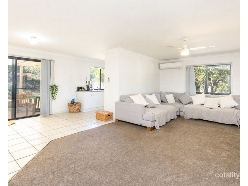 17 Matzia Avenue, Pacific Pines QLD 4211