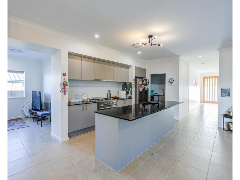 88 Cavanagh Drive, Logan Reserve QLD 4133