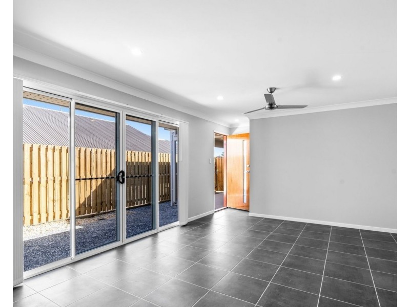 2/9 Sheepdog Road, Park Ridge QLD 4125