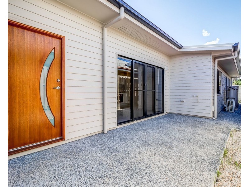 2/5 Merino Street, Park Ridge QLD 4125