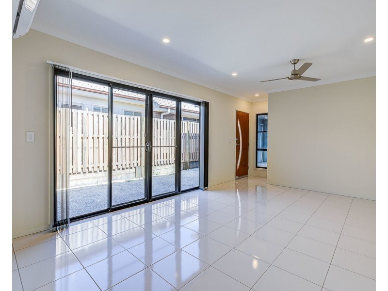 2/5 Merino Street, Park Ridge QLD 4125