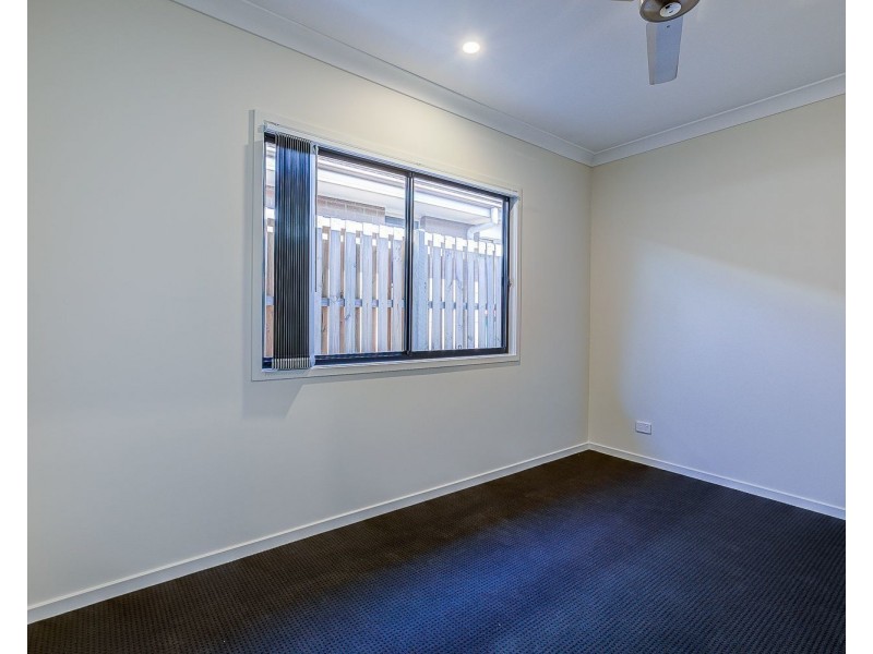 2/5 Merino Street, Park Ridge QLD 4125