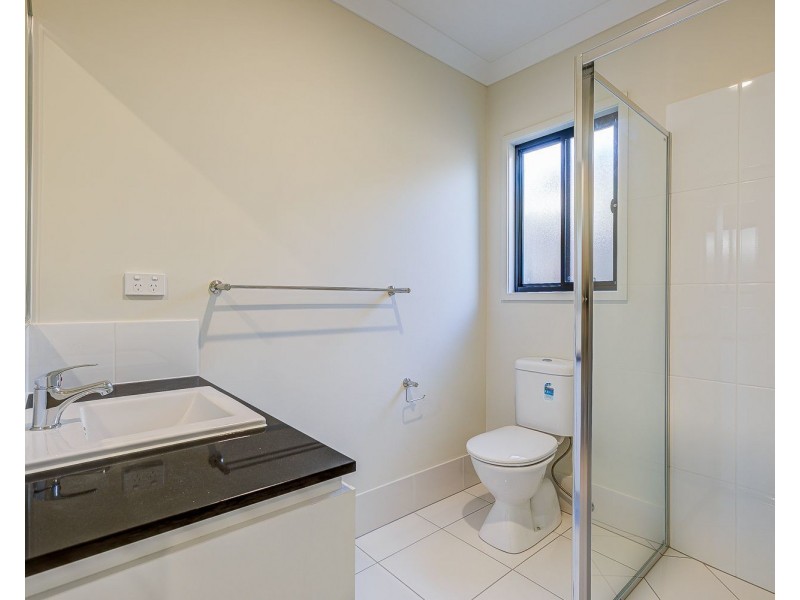 2/5 Merino Street, Park Ridge QLD 4125