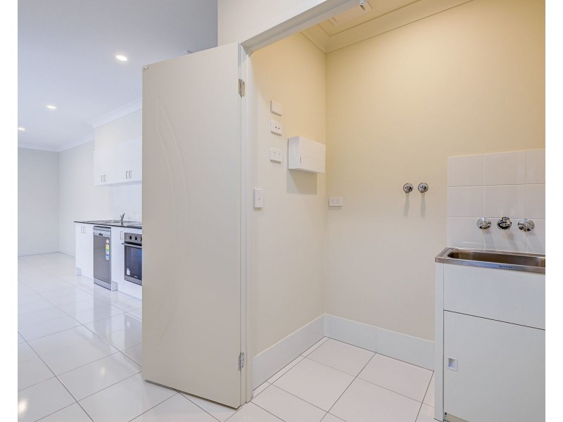 2/5 Merino Street, Park Ridge QLD 4125
