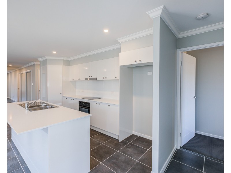 16 Aspen Circuit, Logan Reserve QLD 4133