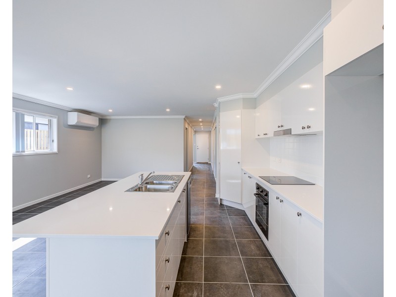 16 Aspen Circuit, Logan Reserve QLD 4133