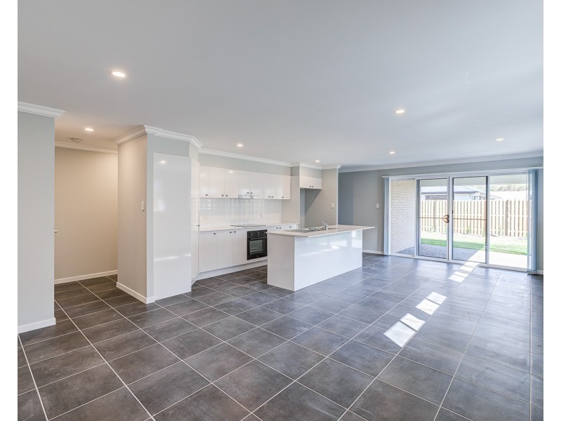 16 Aspen Circuit, Logan Reserve QLD 4133