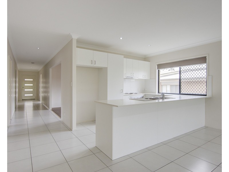 45 Macintyre Parade, Pacific Pines QLD 4211