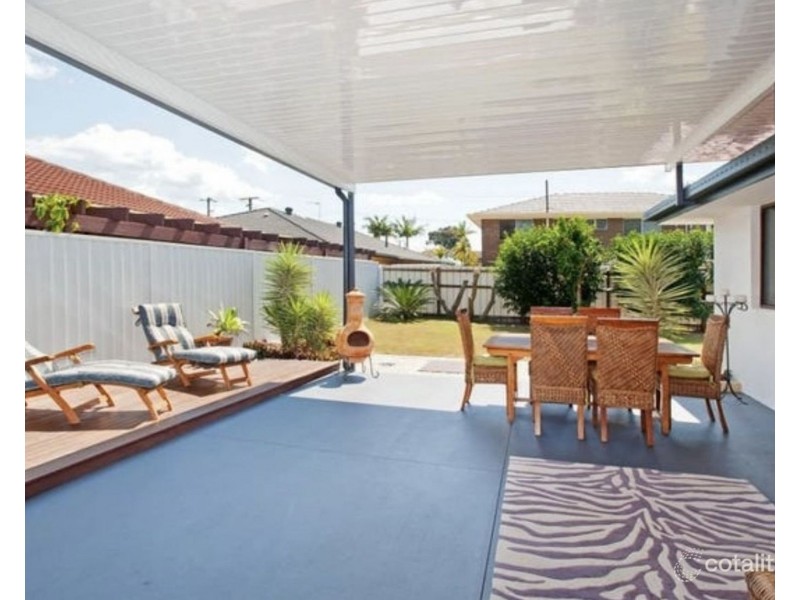 13 Robin Avenue, Paradise Point QLD 4216