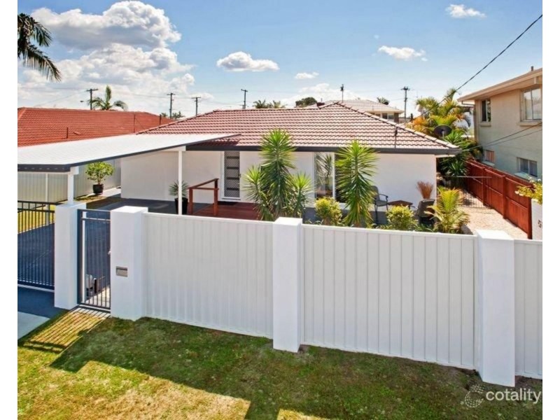 13 Robin Avenue, Paradise Point QLD 4216