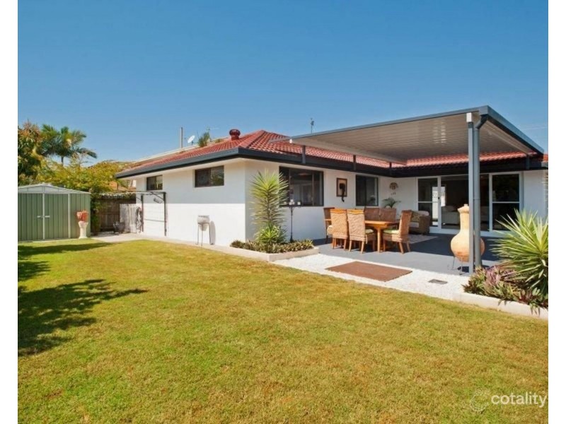13 Robin Avenue, Paradise Point QLD 4216