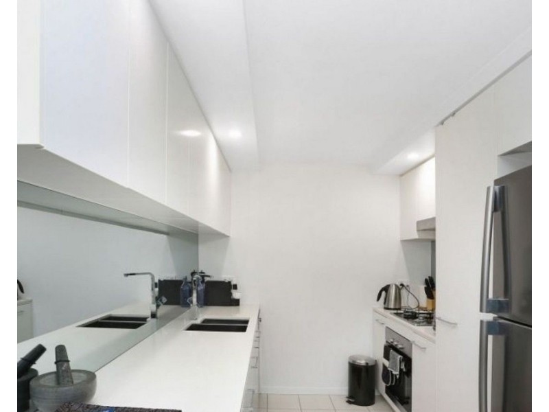 919/19 Imperial Parade, Labrador QLD 4215