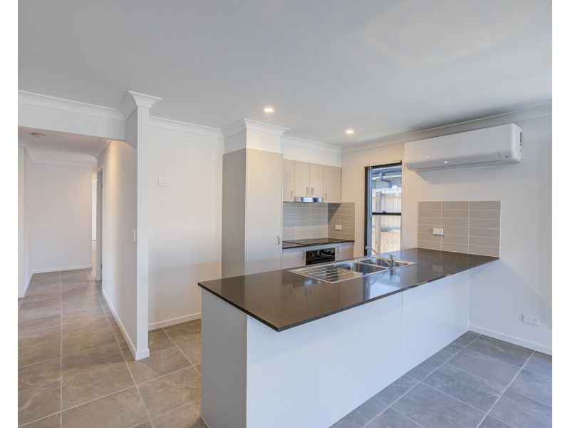 21 Raven Court, Park Ridge QLD 4125