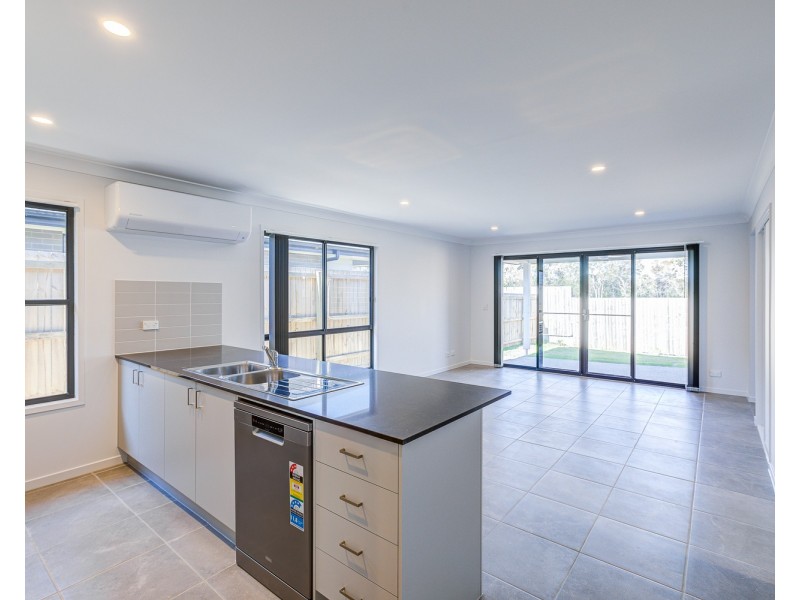 21 Raven Court, Park Ridge QLD 4125