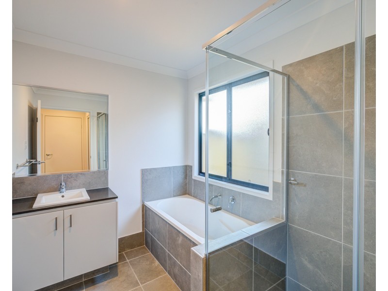 21 Raven Court, Park Ridge QLD 4125