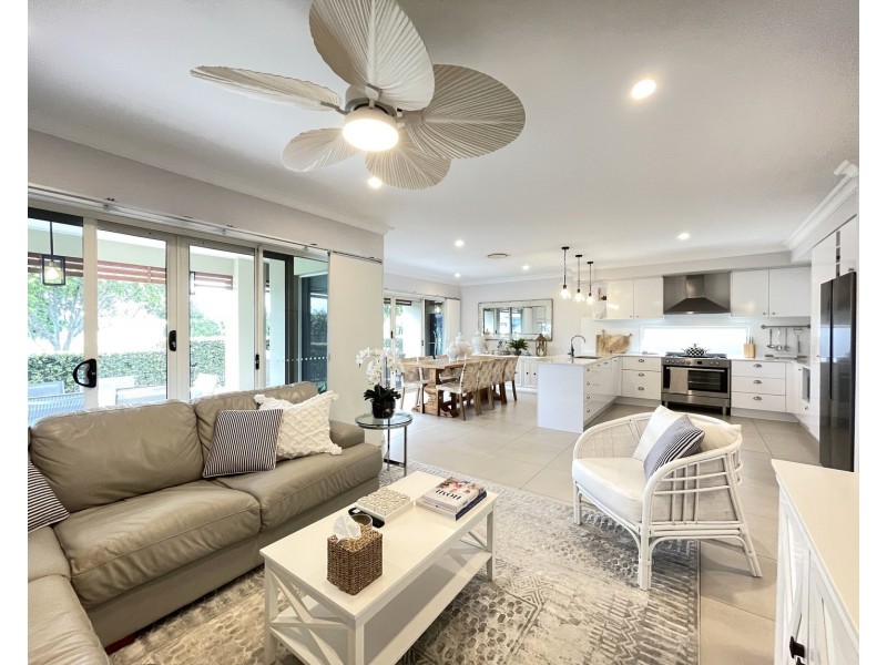 14 Kalgoorlie Street, Pimpama QLD 4209
