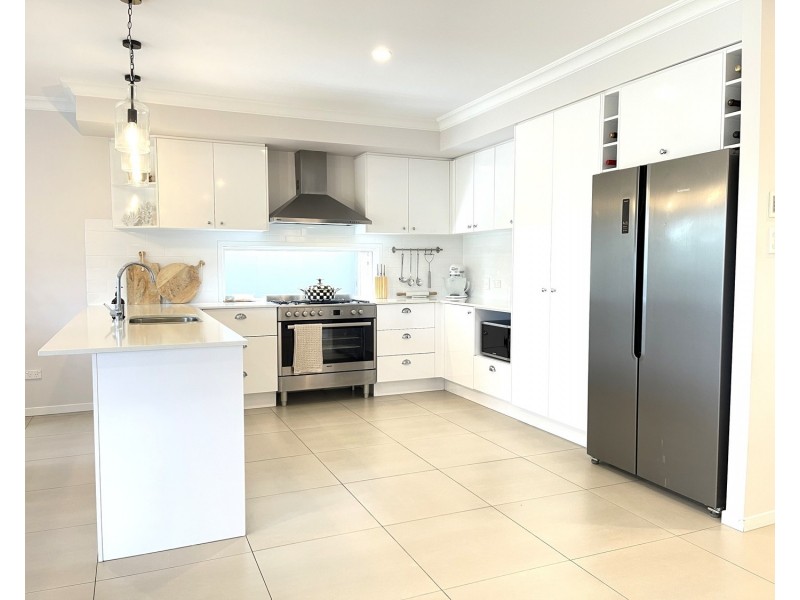 14 Kalgoorlie Street, Pimpama QLD 4209
