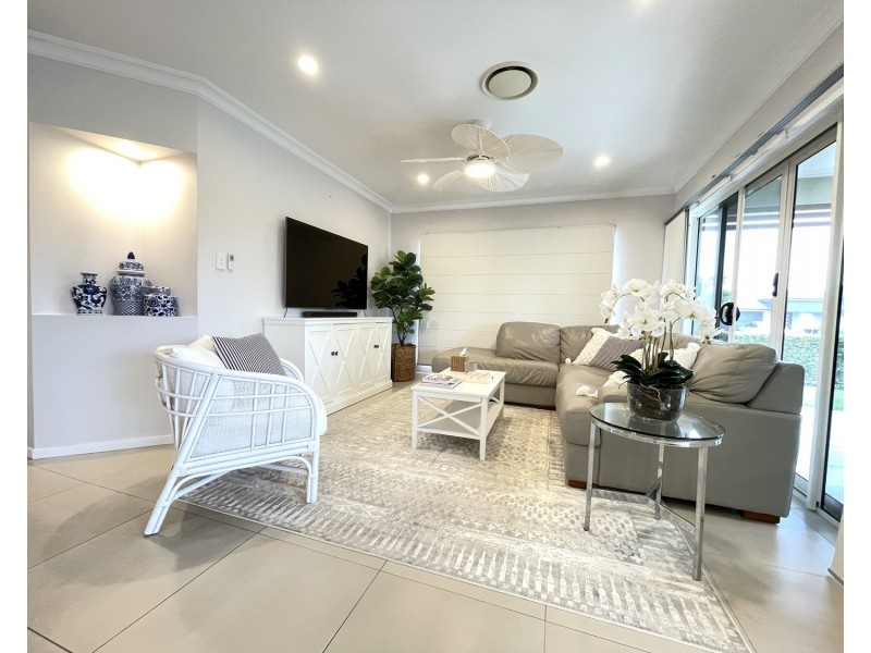 14 Kalgoorlie Street, Pimpama QLD 4209