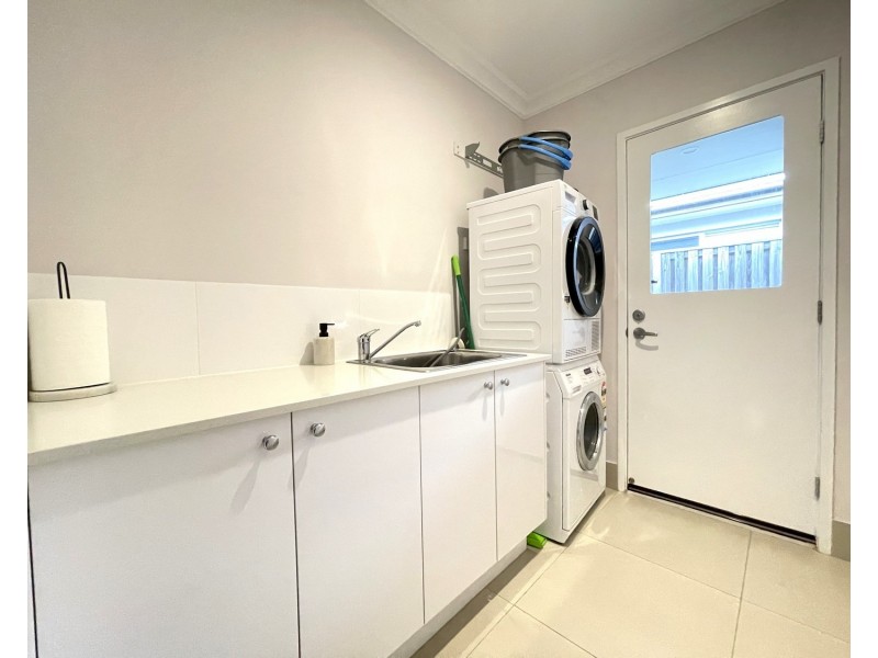 14 Kalgoorlie Street, Pimpama QLD 4209