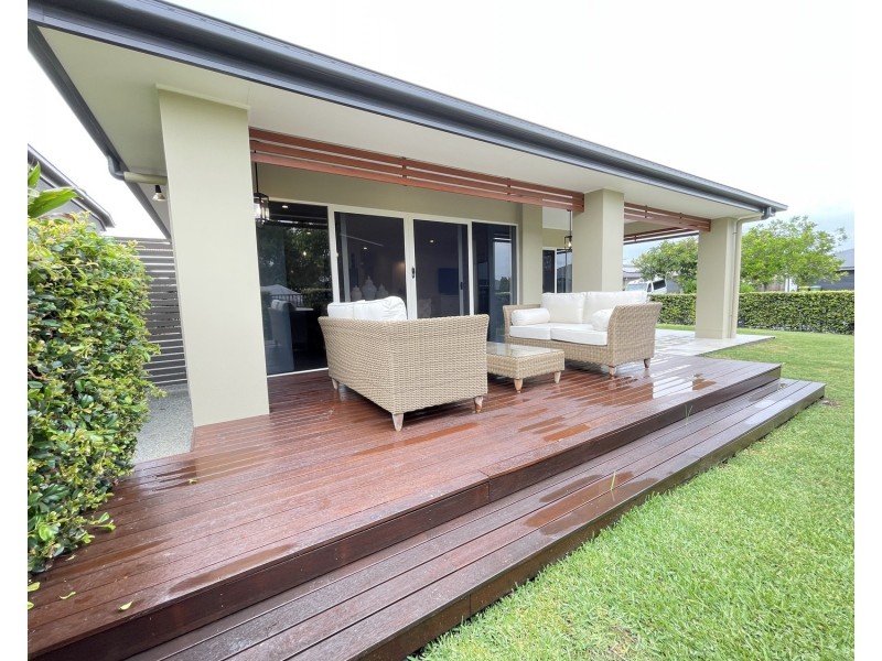 14 Kalgoorlie Street, Pimpama QLD 4209