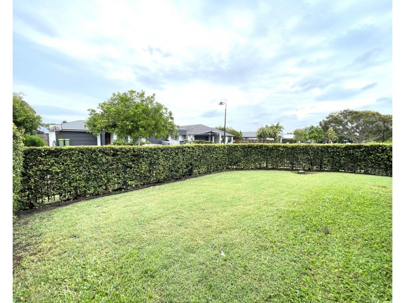 14 Kalgoorlie Street, Pimpama QLD 4209