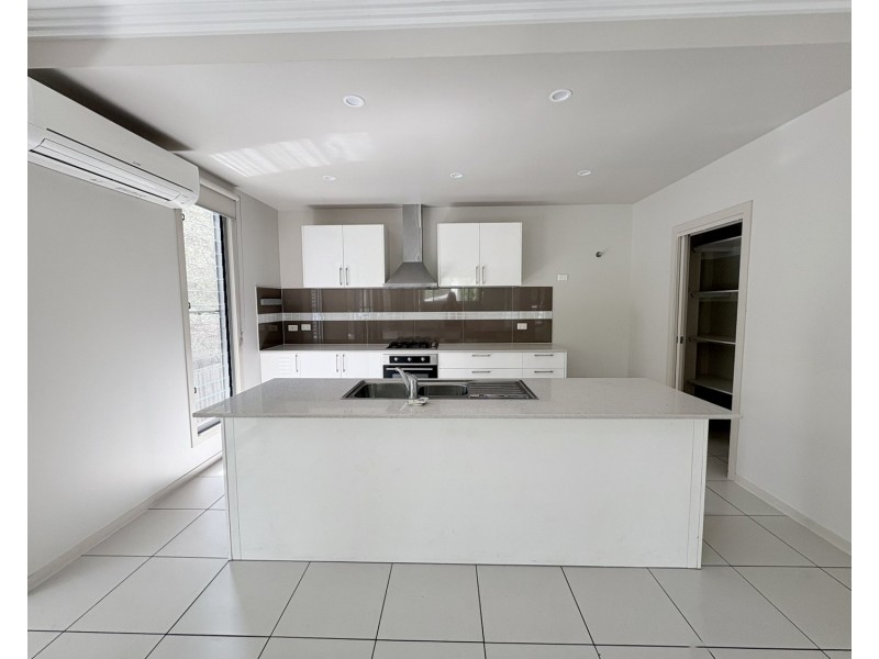 37B Diamantina Crescent, Pacific Pines QLD 4211