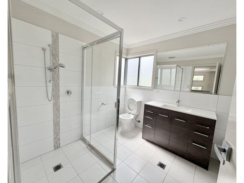 37B Diamantina Crescent, Pacific Pines QLD 4211