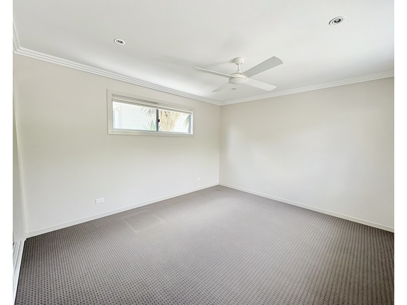 37B Diamantina Crescent, Pacific Pines QLD 4211