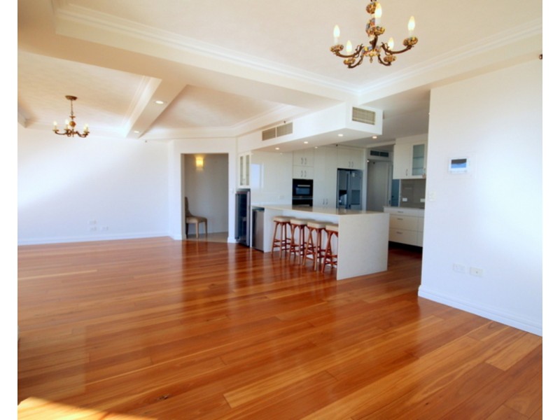 21/19 Oatland Esplanade, Runaway Bay QLD 4216