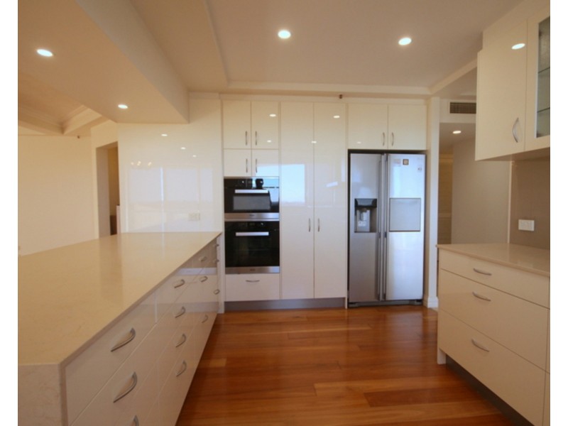 21/19 Oatland Esplanade, Runaway Bay QLD 4216