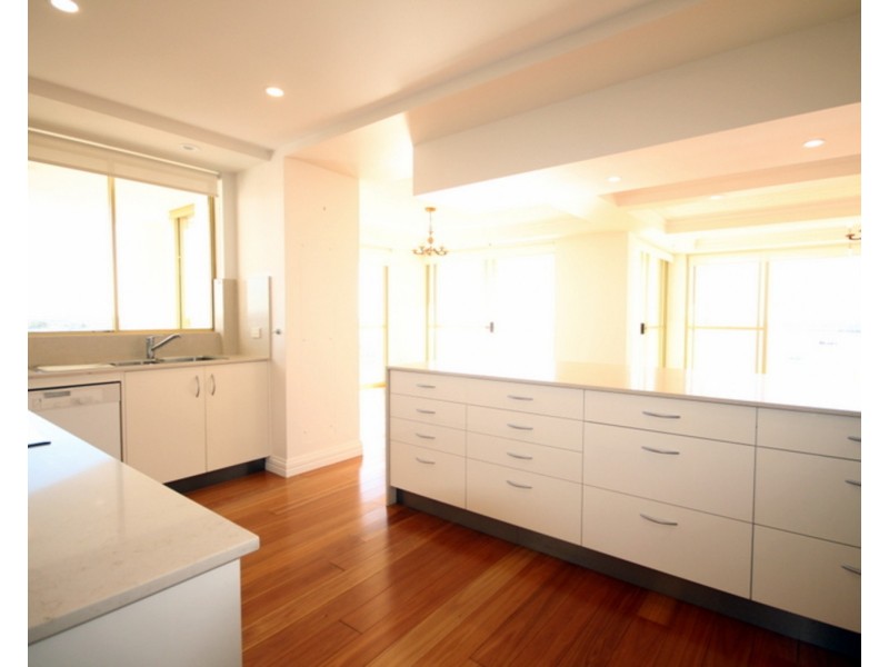 21/19 Oatland Esplanade, Runaway Bay QLD 4216