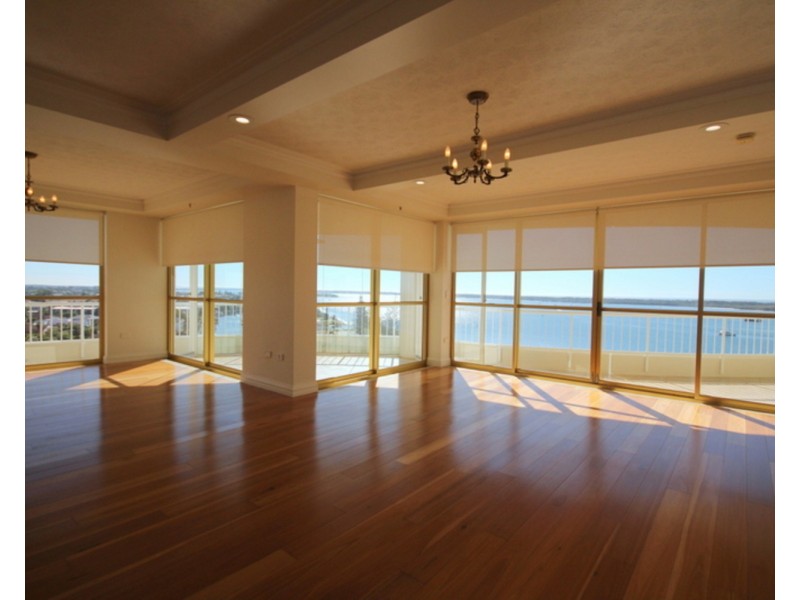21/19 Oatland Esplanade, Runaway Bay QLD 4216
