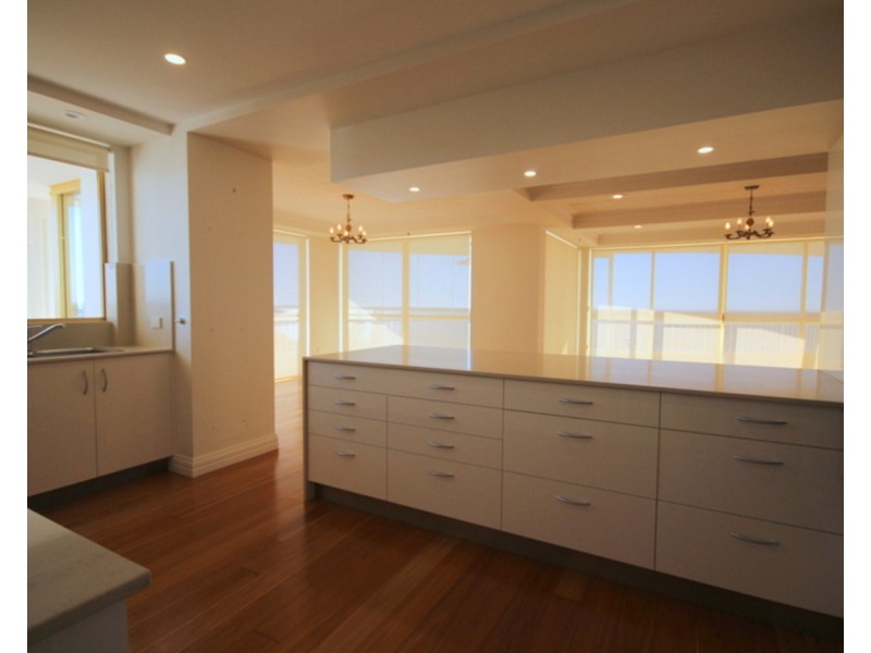 21/19 Oatland Esplanade, Runaway Bay QLD 4216