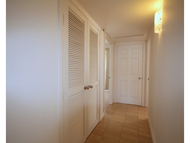 21/19 Oatland Esplanade, Runaway Bay QLD 4216