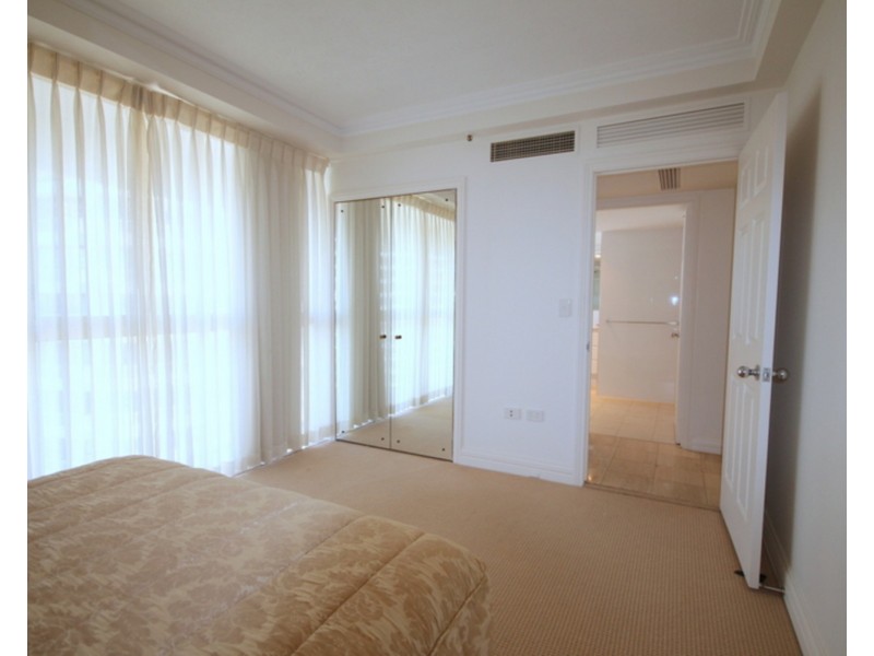 21/19 Oatland Esplanade, Runaway Bay QLD 4216