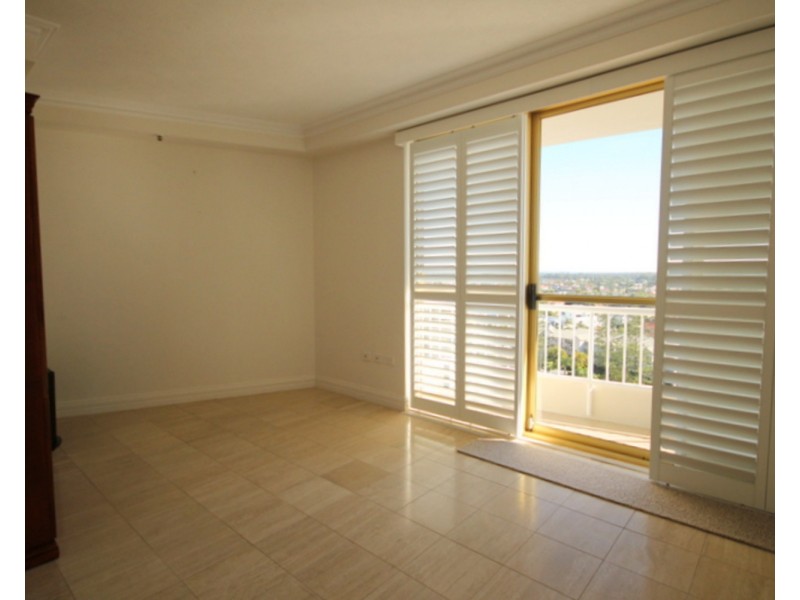 21/19 Oatland Esplanade, Runaway Bay QLD 4216
