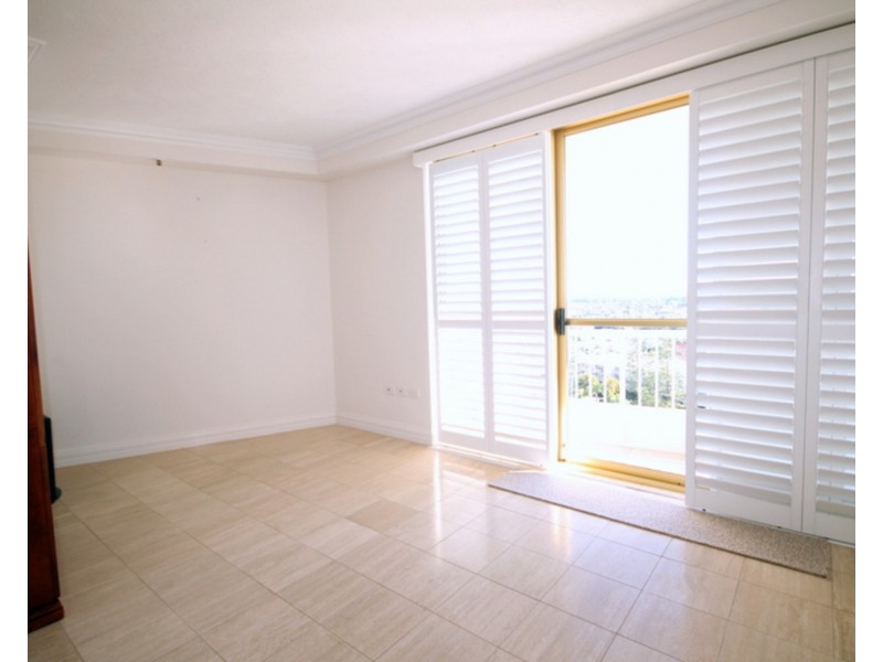 21/19 Oatland Esplanade, Runaway Bay QLD 4216