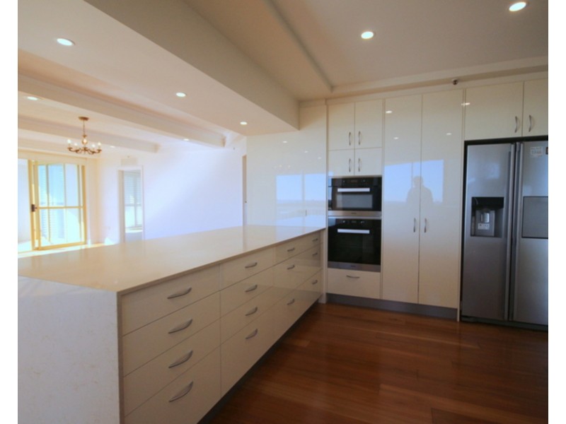 21/19 Oatland Esplanade, Runaway Bay QLD 4216