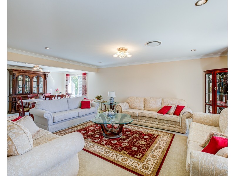 80 Wunburra Circle, Pacific Pines QLD 4211