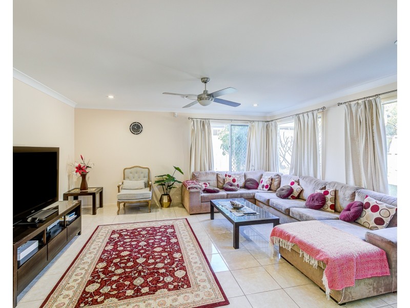 80 Wunburra Circle, Pacific Pines QLD 4211