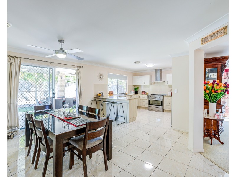 80 Wunburra Circle, Pacific Pines QLD 4211