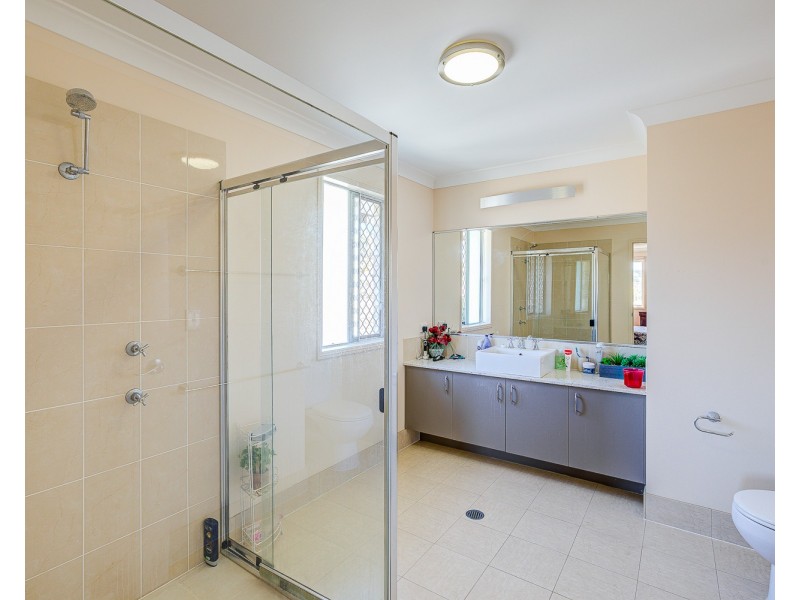 80 Wunburra Circle, Pacific Pines QLD 4211