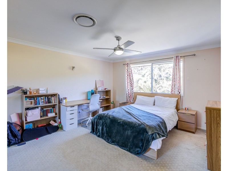 80 Wunburra Circle, Pacific Pines QLD 4211