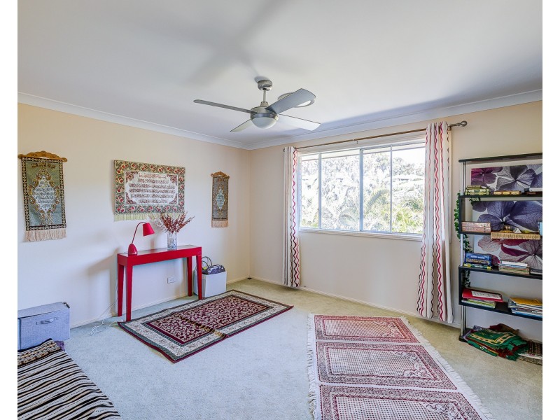 80 Wunburra Circle, Pacific Pines QLD 4211