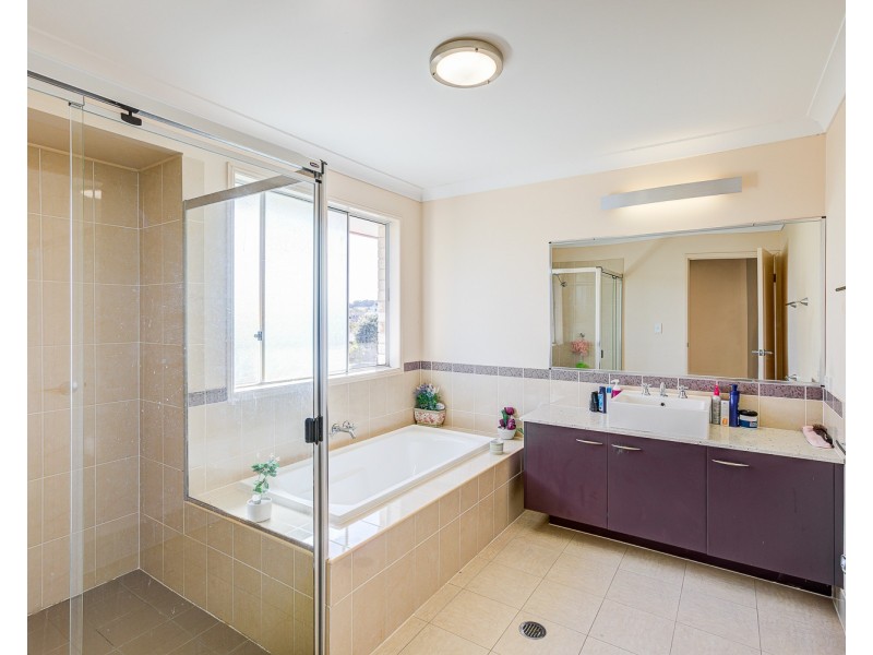 80 Wunburra Circle, Pacific Pines QLD 4211